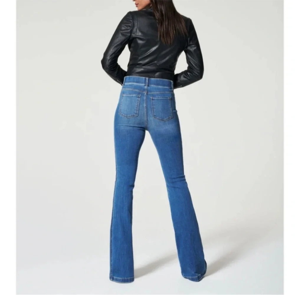NWT Spanx Pull On Flare Jeans in Vintage Indigo Size medium $148 - Picture 2 of 8